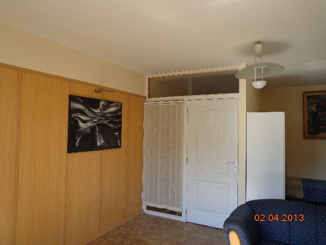 room1entrance.jpg